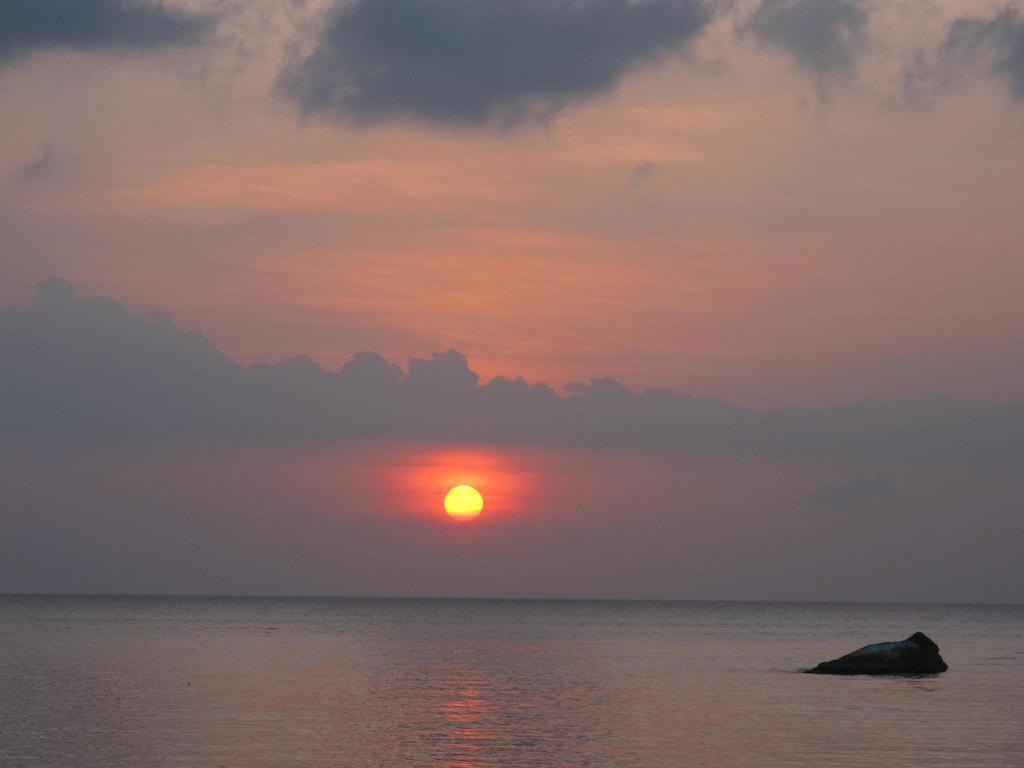 Koh Tao Bamboo Huts Hotel Exterior photo
